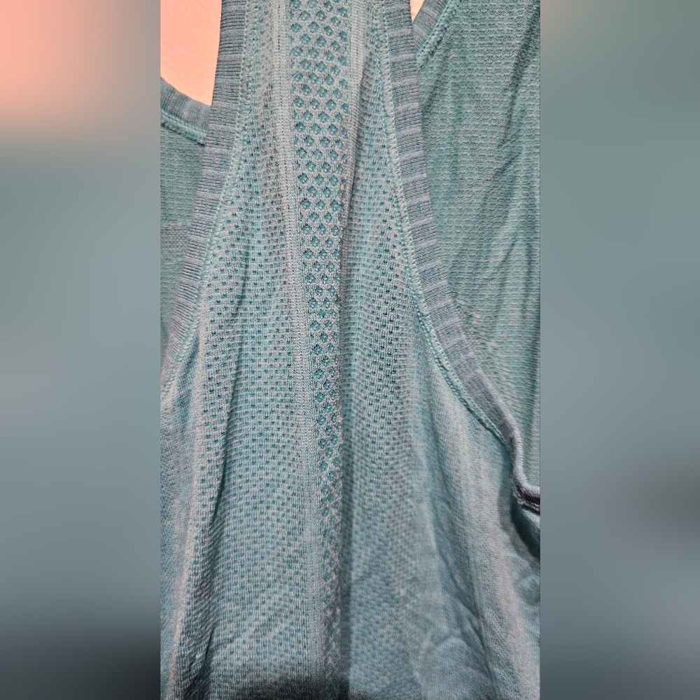 Lululemon Tank Top - Picture 3 of 5